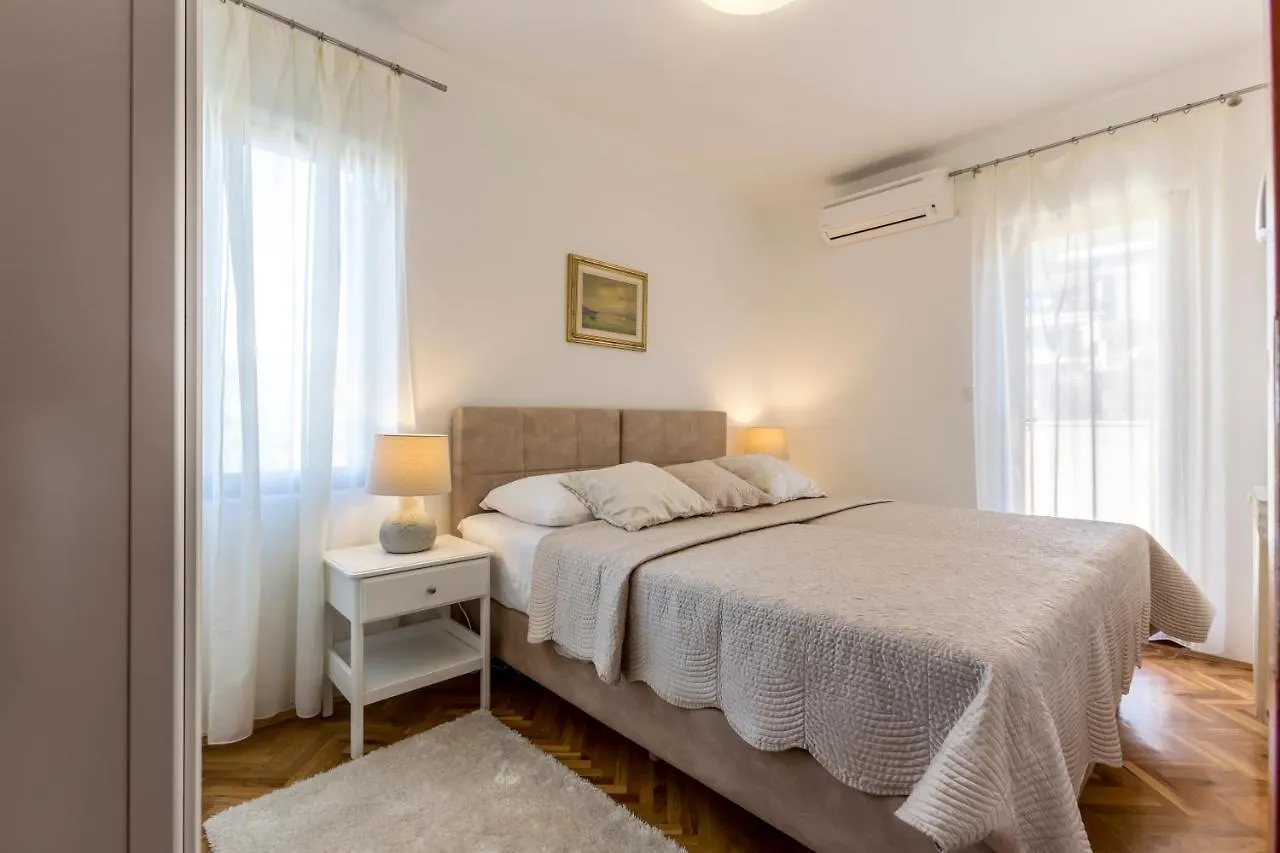 Split-Villas Dalmatica For 12 Croatia